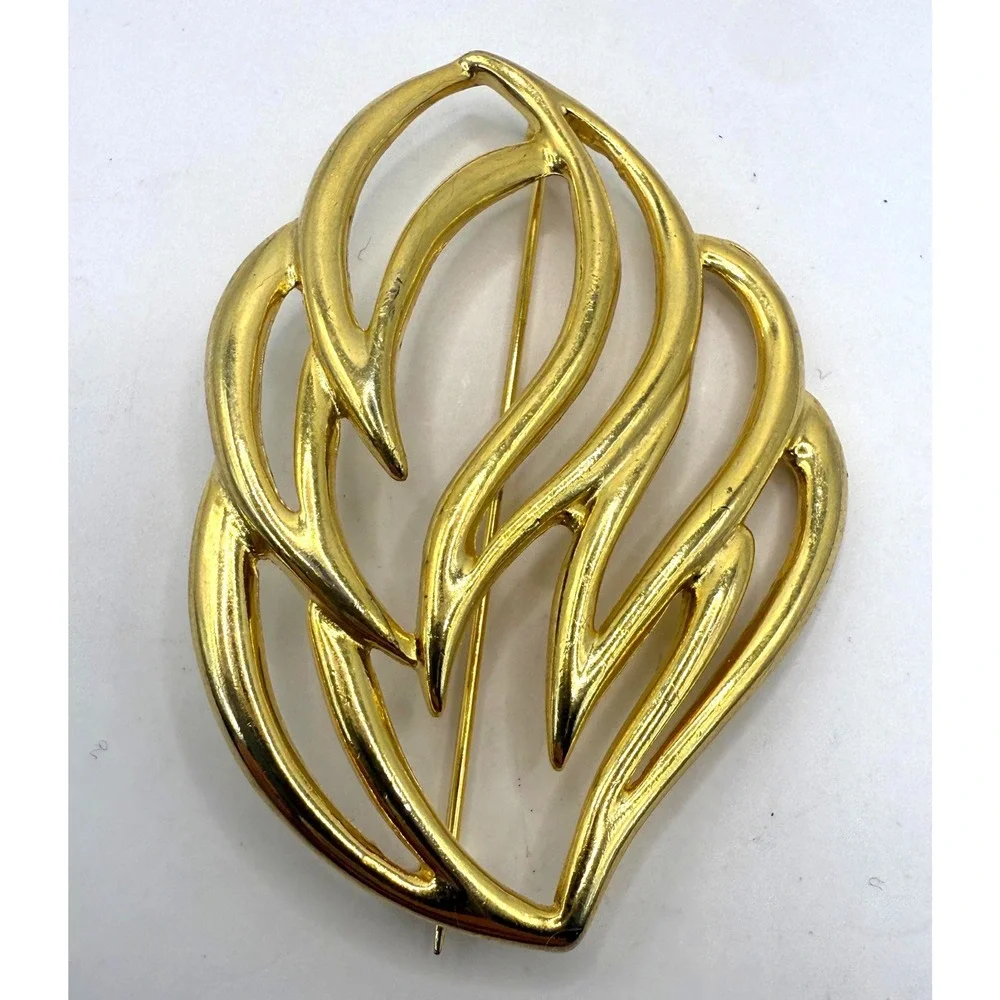 Vintage Abstract Leaf Brooch‎ Gold Tone Modernist Openwork Statement Pin